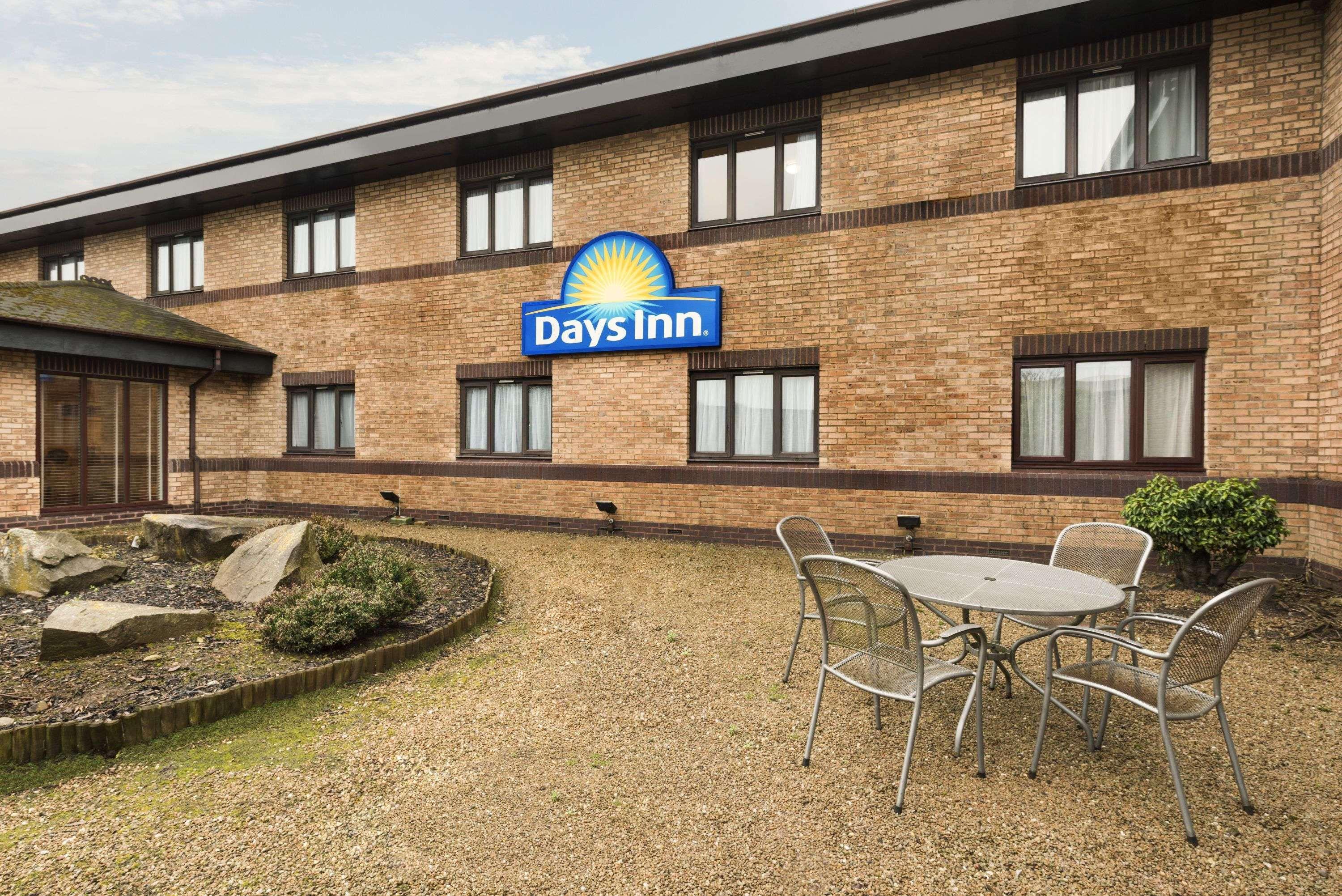 Days Inn Hotel Abington - Glasgow Buitenkant foto