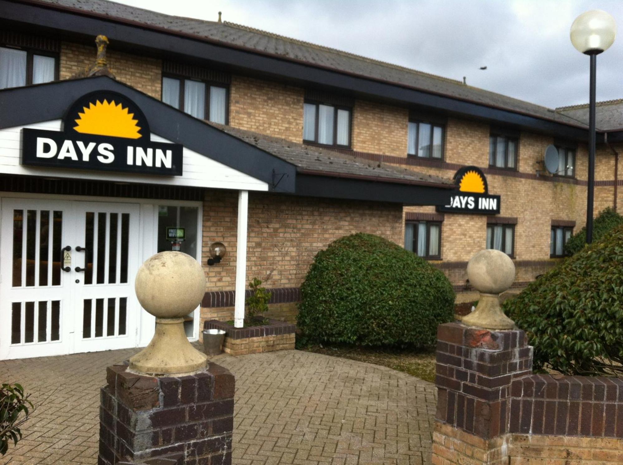 Days Inn Hotel Abington - Glasgow Buitenkant foto